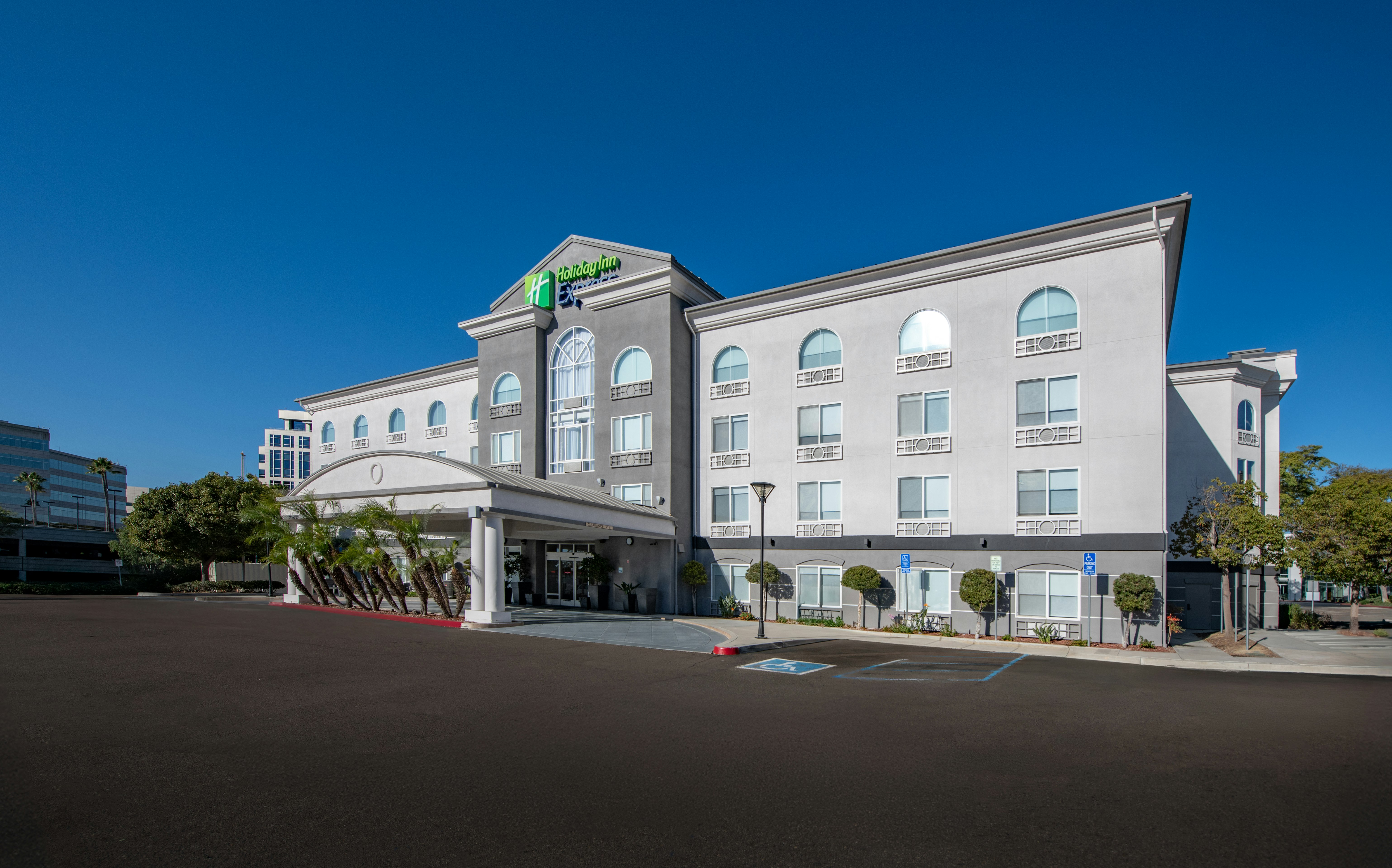 Holiday Inn Express Hotel & Suites San Diego-Sorrento Valley 2/59