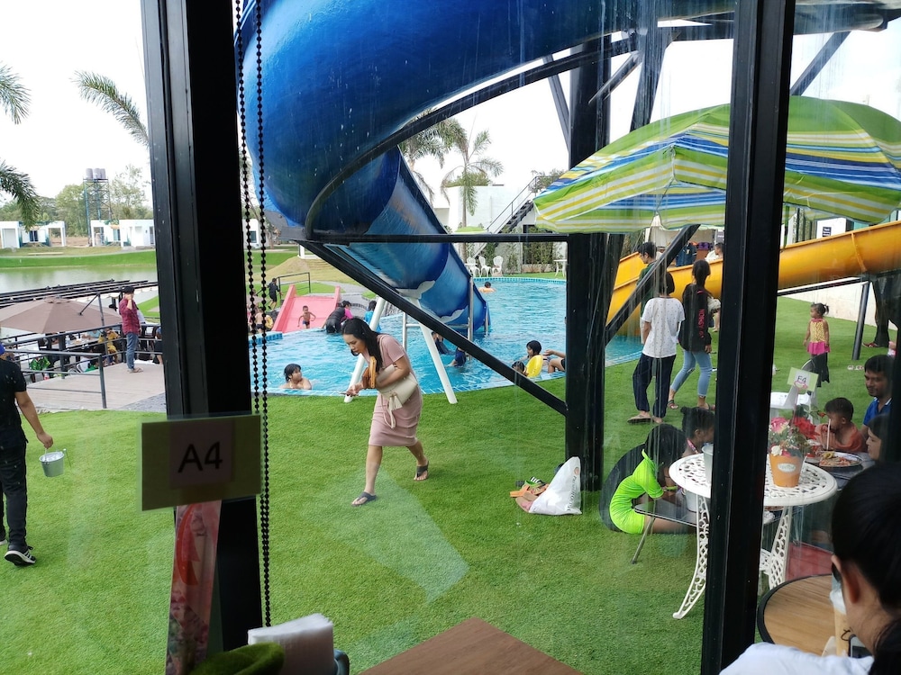 I View Park Resort 67/71