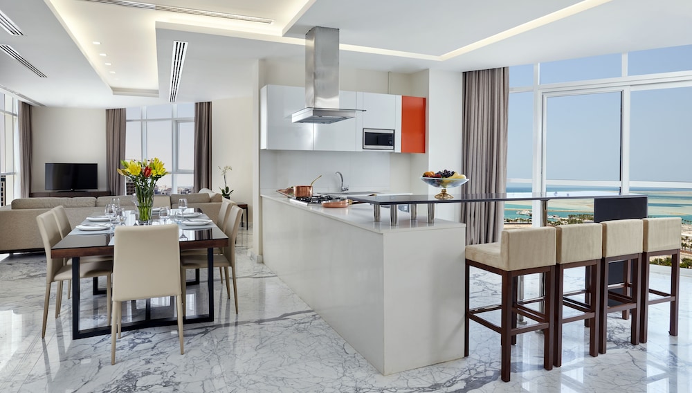 Staybridge Suites Doha Lusail 41/56