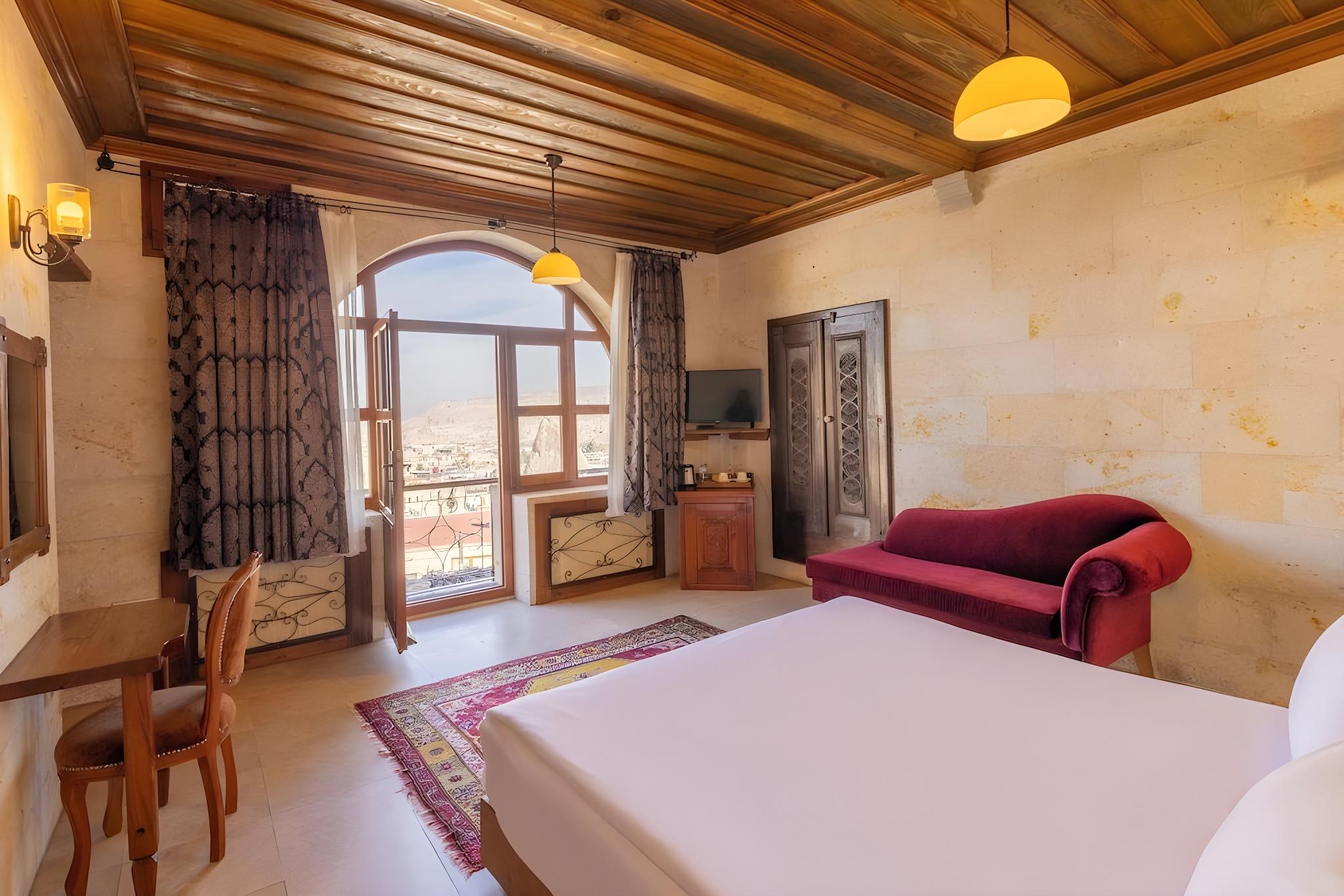 Lodge, Queen Bed