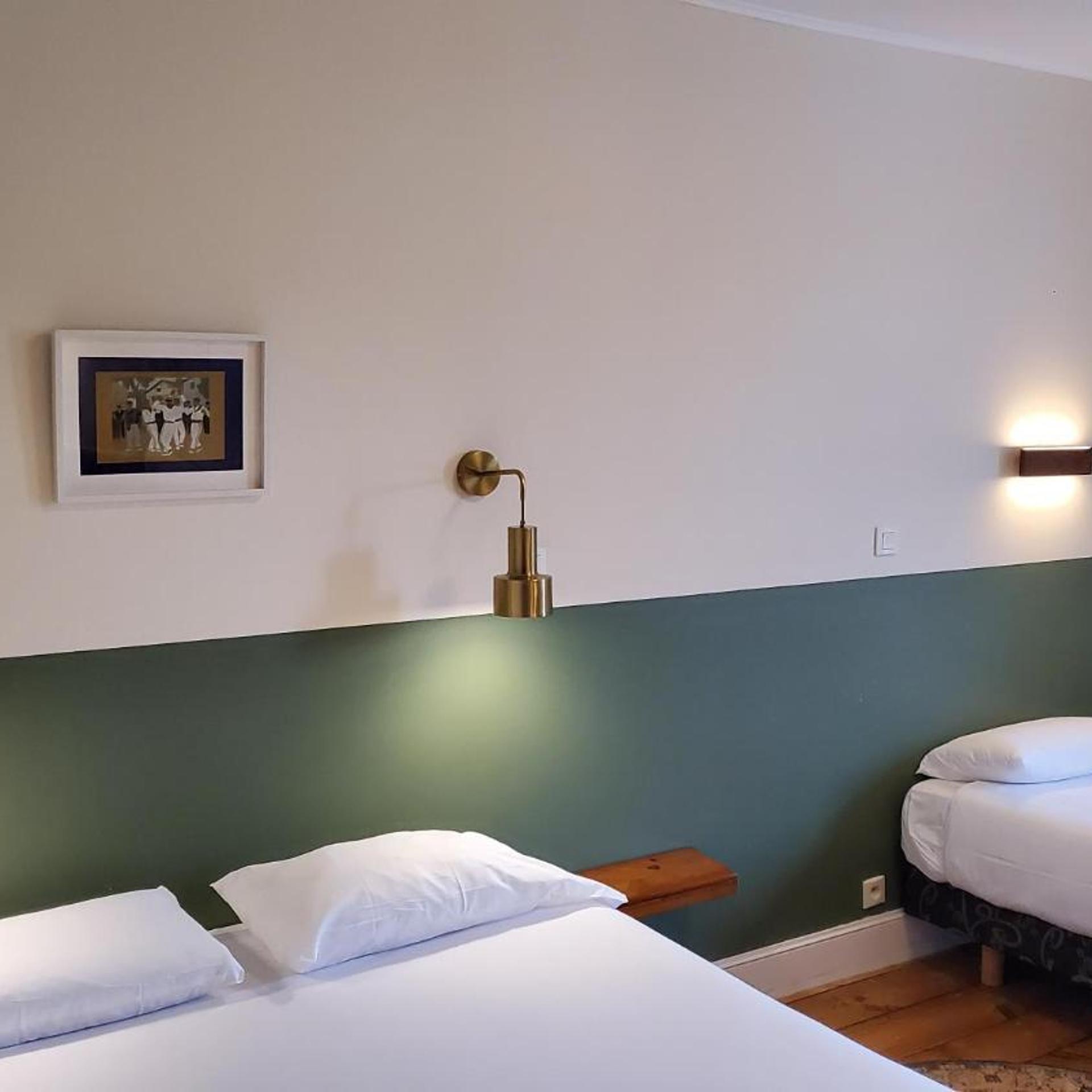 Room, Quadruple