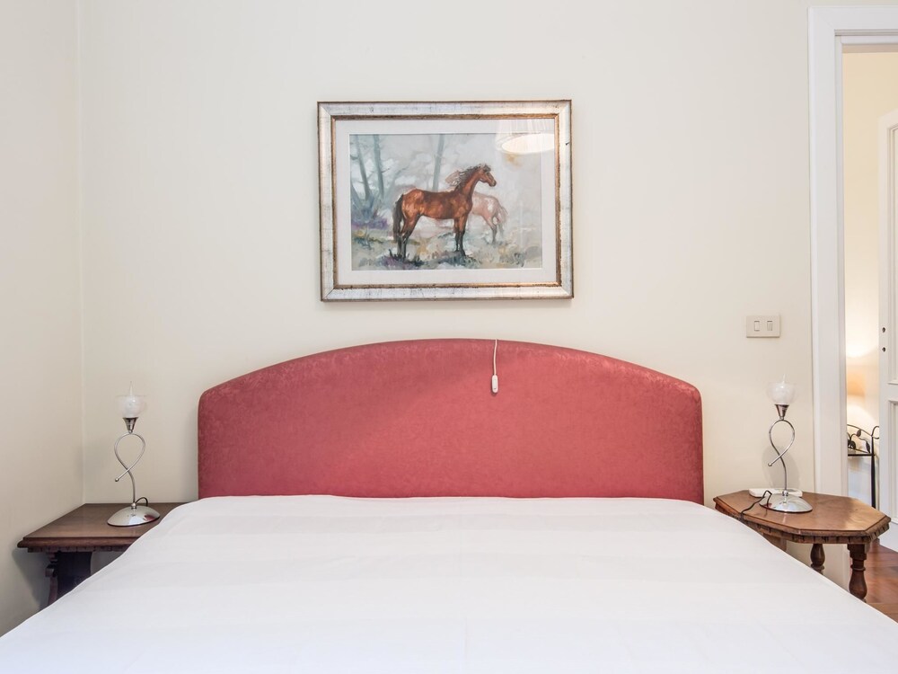 RSH Luxury Vatican Four Bedroom Apartment 8/36