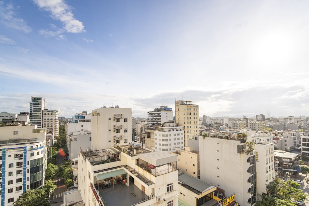 May Beach Hotel 40/43