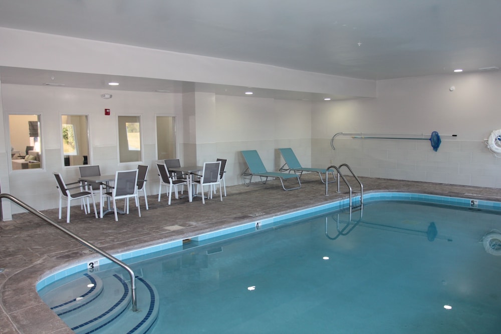 Holiday Inn Express Suites Sweetwater 7/44