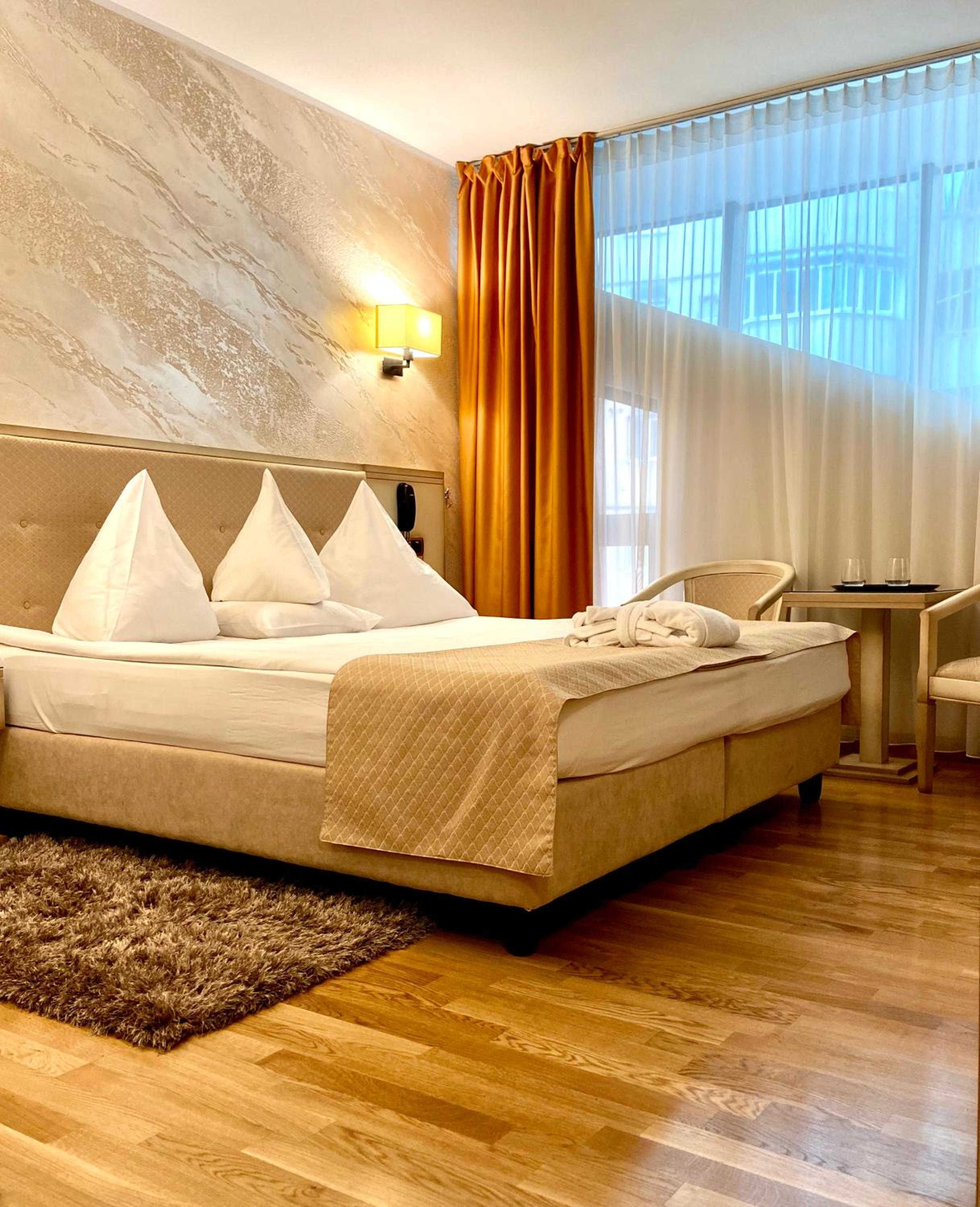 Standard, Double or Twin Bed