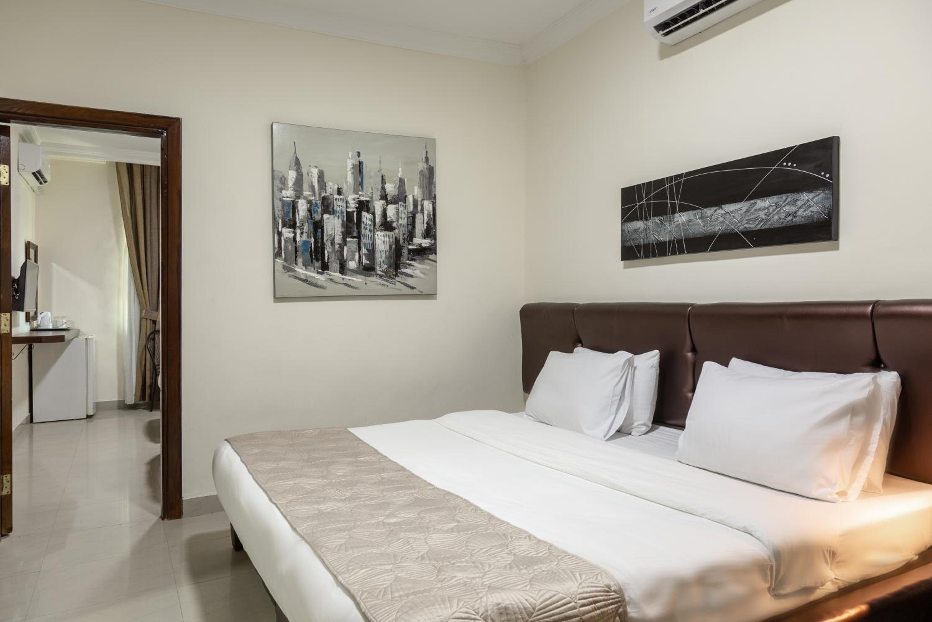 360 Hotel By FHM 18/51