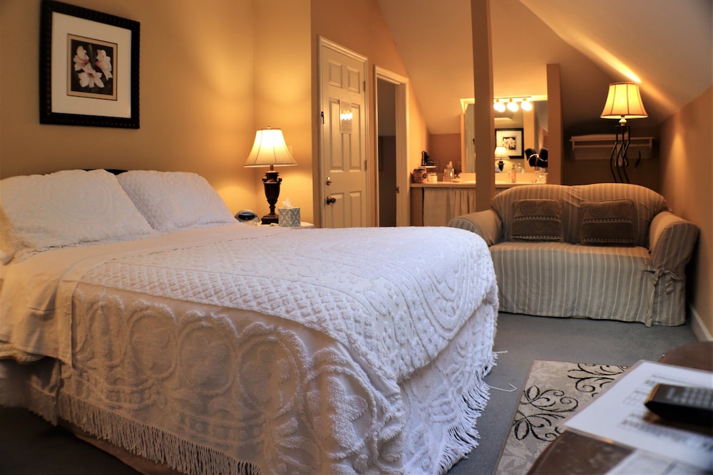 50 Lincoln Short North Bed and Breakfast 12/71