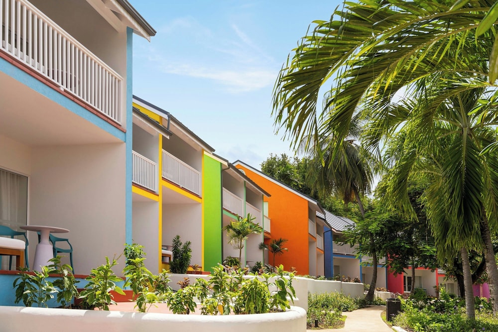 Crystal Cove by Elegant Hotels - All-Inclusive 3/50