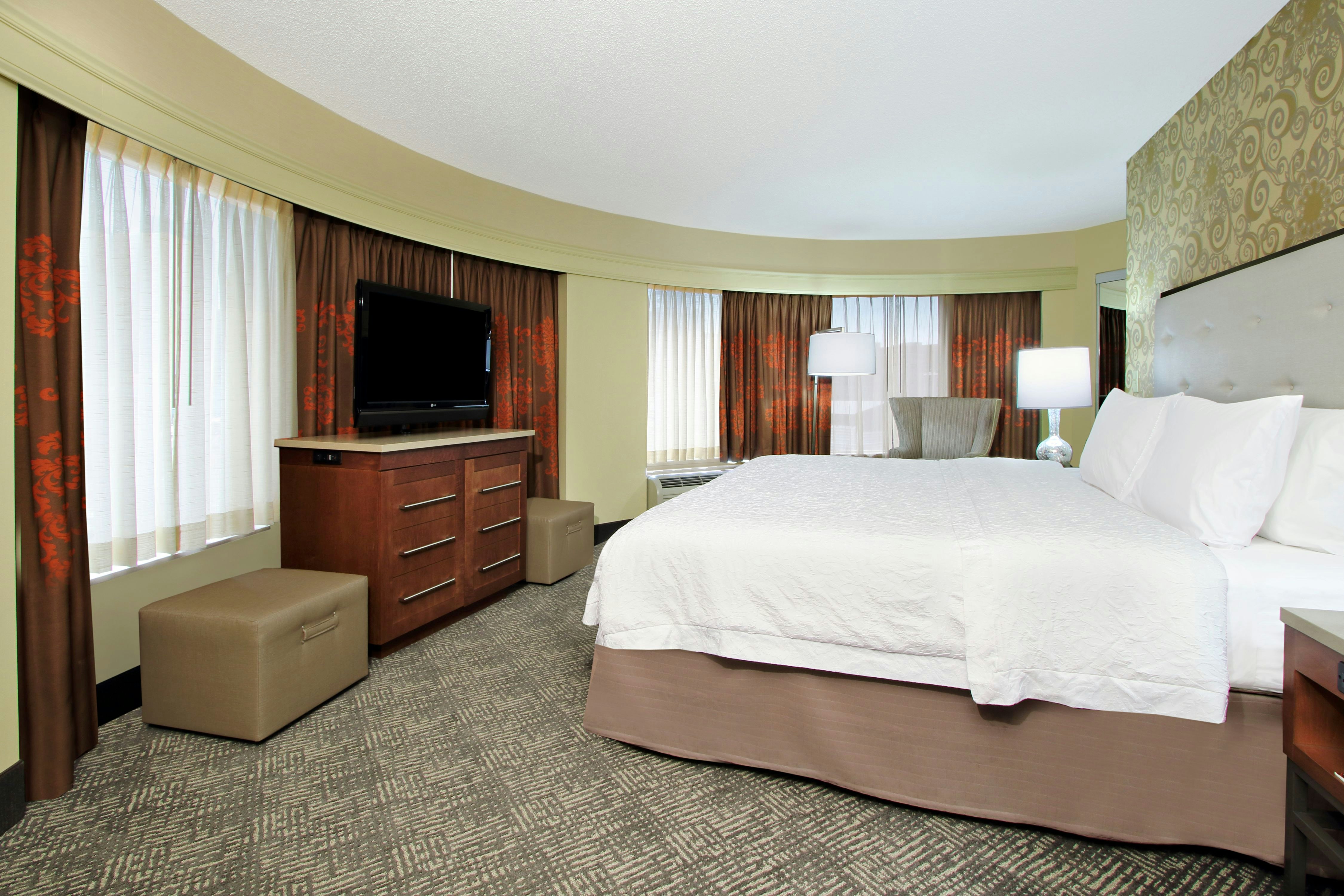 PRESIDENTIAL, SUITE, KING BED