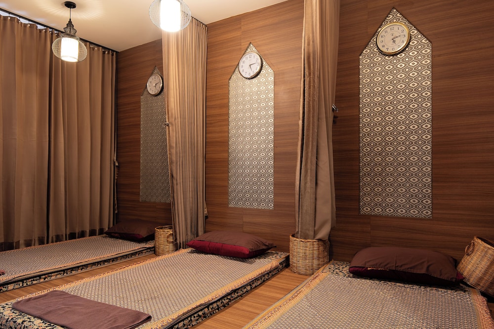DEWAN BANGKOK 36/62