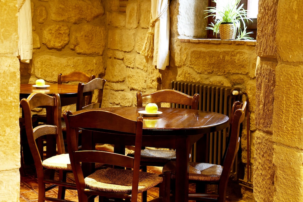 Rusticae Hospederia Senorio de Brinas 33/40