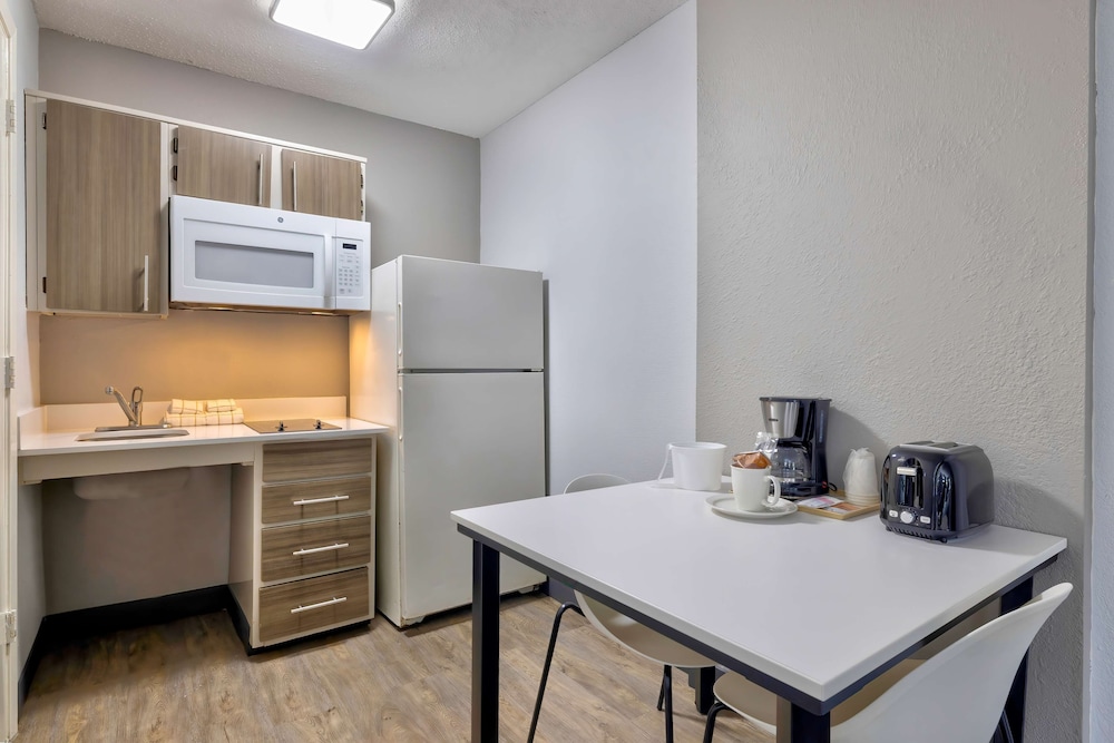 Studio6 Dallas, TX - North - Richardson 51/67