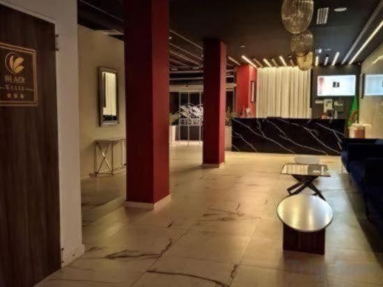 Bladi Suite 13/19