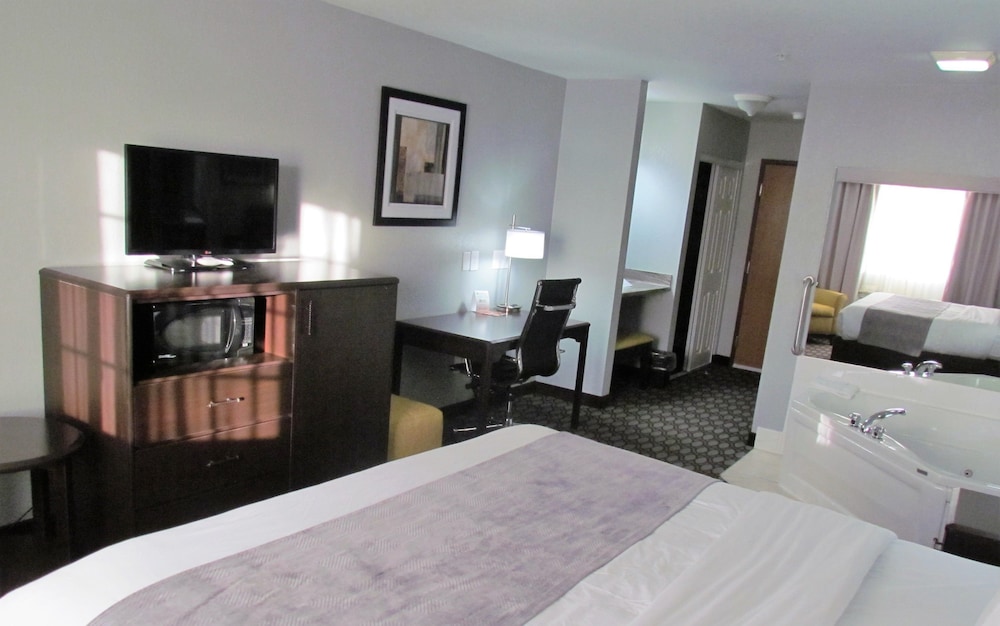Oak Hill Inn and Suites 18/62