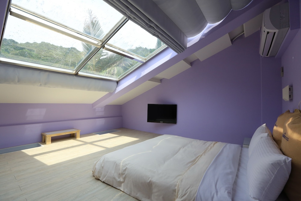 Regale Villa Hotel 25/73