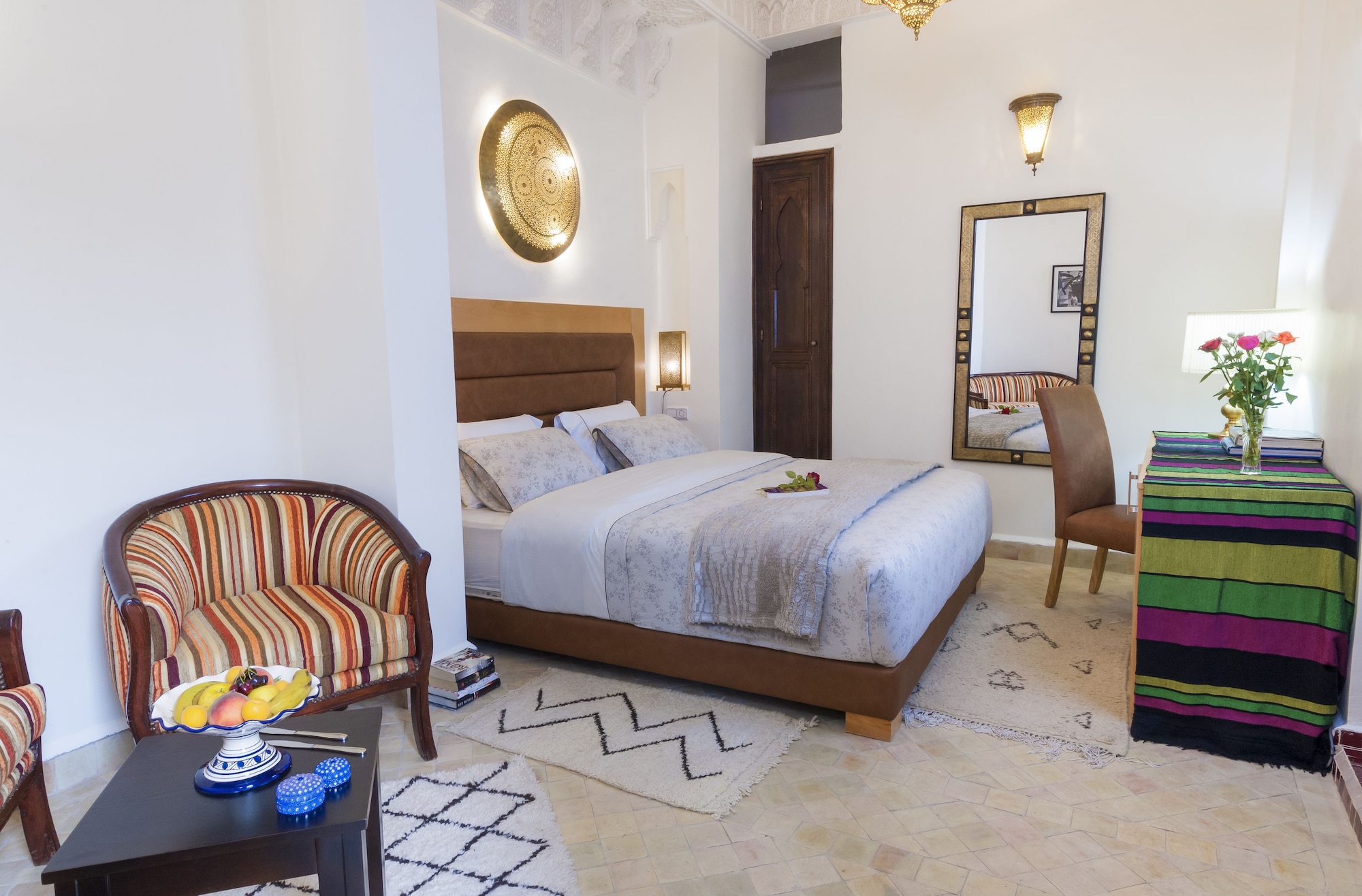 LUXURY, SUITE