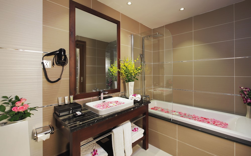 Athena Boutique Hotel 55/61