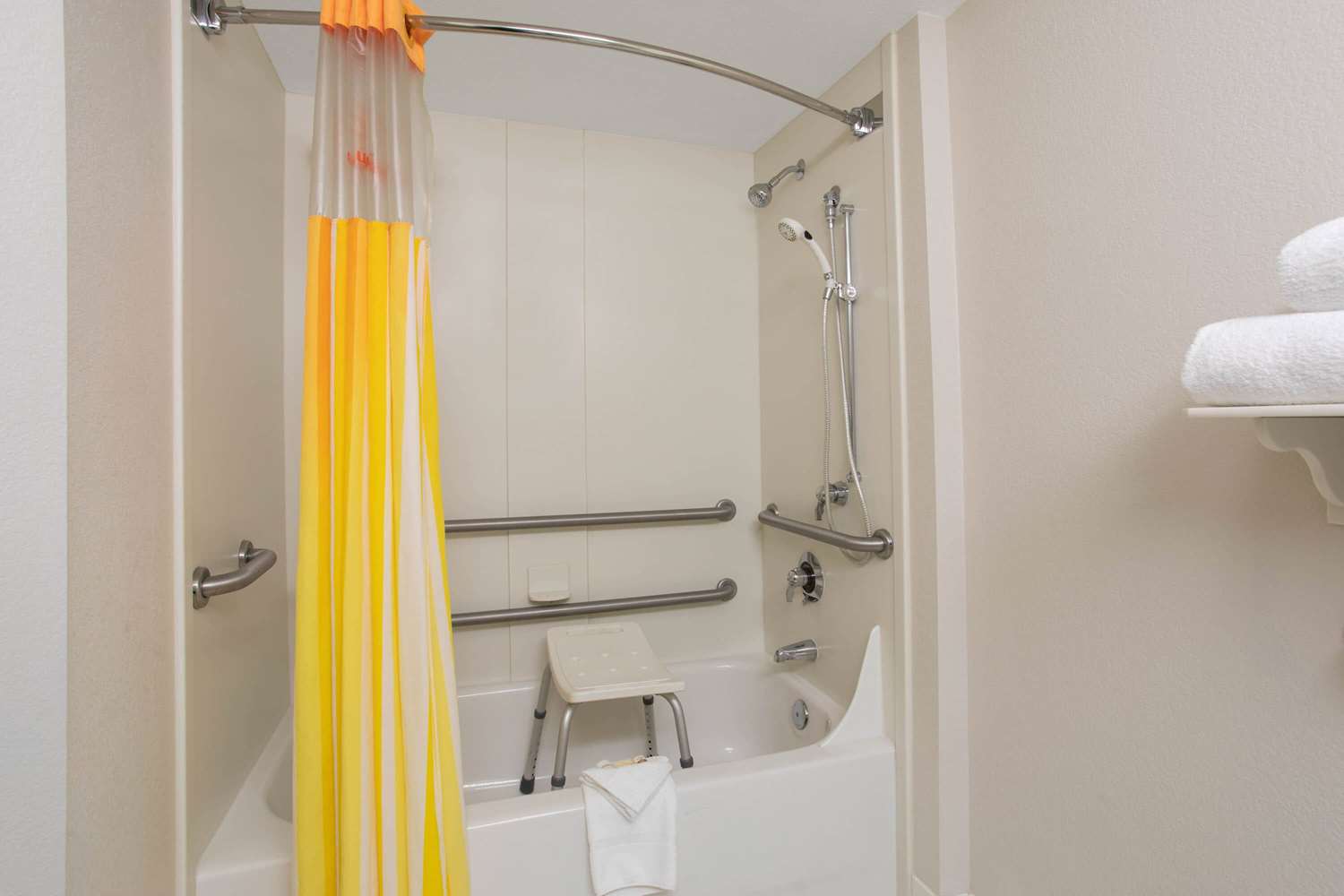 La Quinta Inn & Suites by Wyndham Denver Southwest Lakewood 43/43