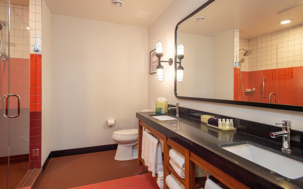 Hotel Indigo Madison Downtown 23/80
