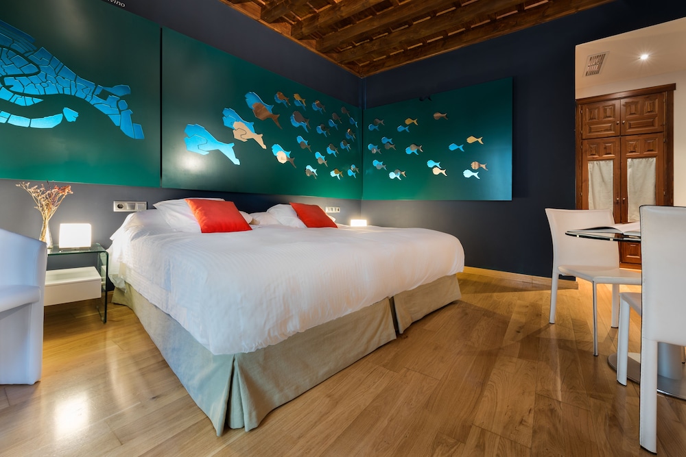 Gar Anat Hotel Boutique 48/81