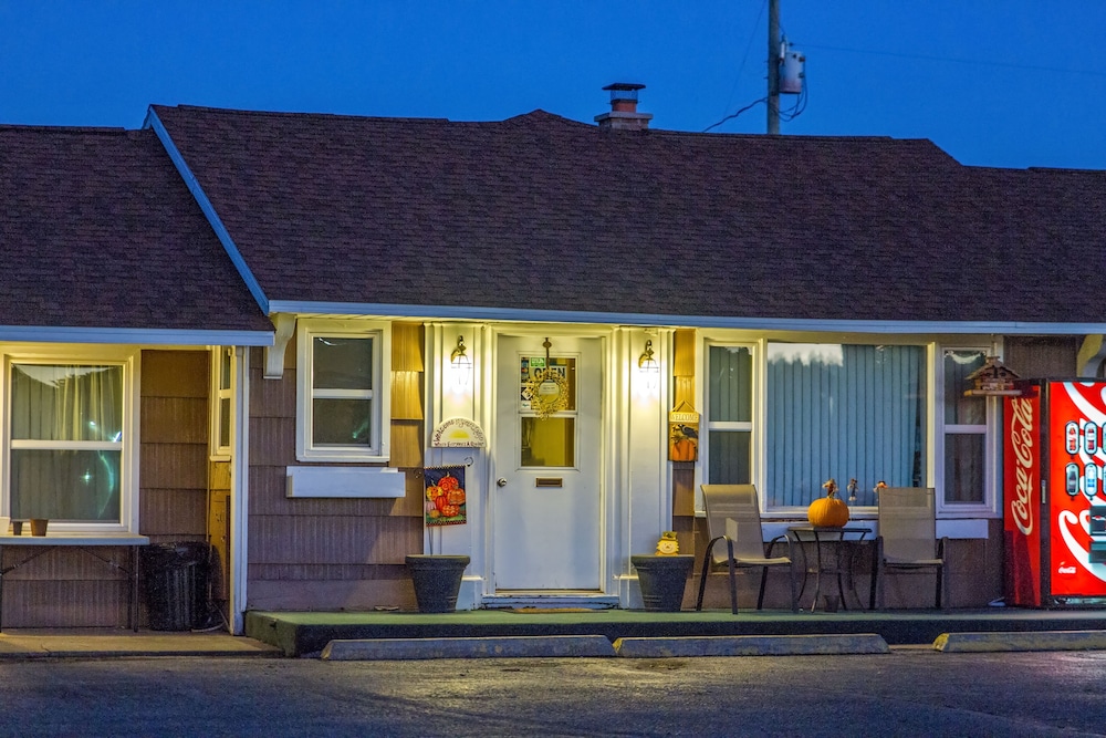 Sunset Lodge Escanaba 5/32