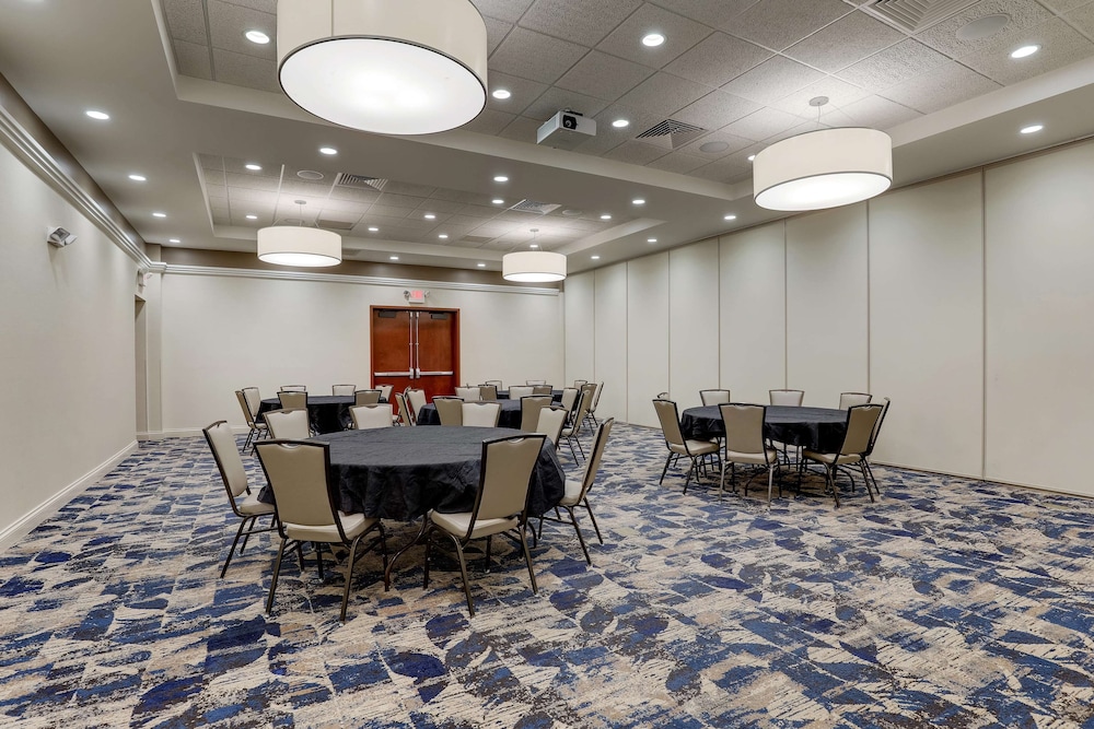 Drury Inn Suites Denver Westminster 44/50
