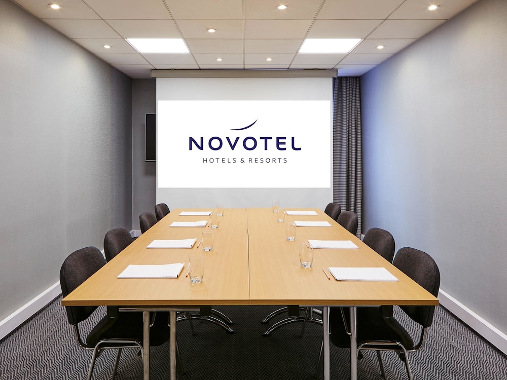 NOVOTEL MANCHESTER WEST 35/48