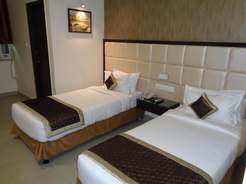 The Avr Hotels & Banquets 15/36