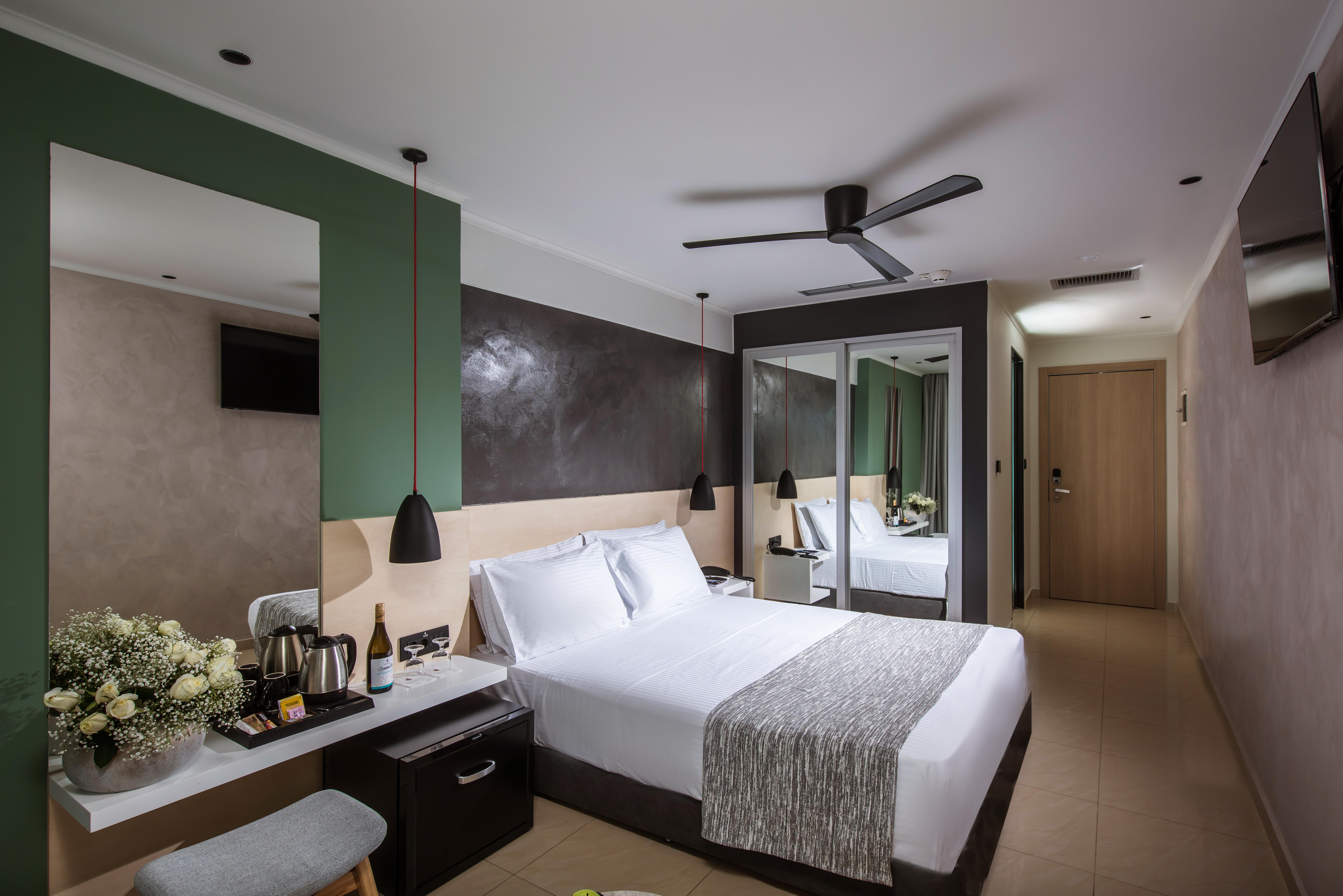 Superior, Double Bed, Side Sea View