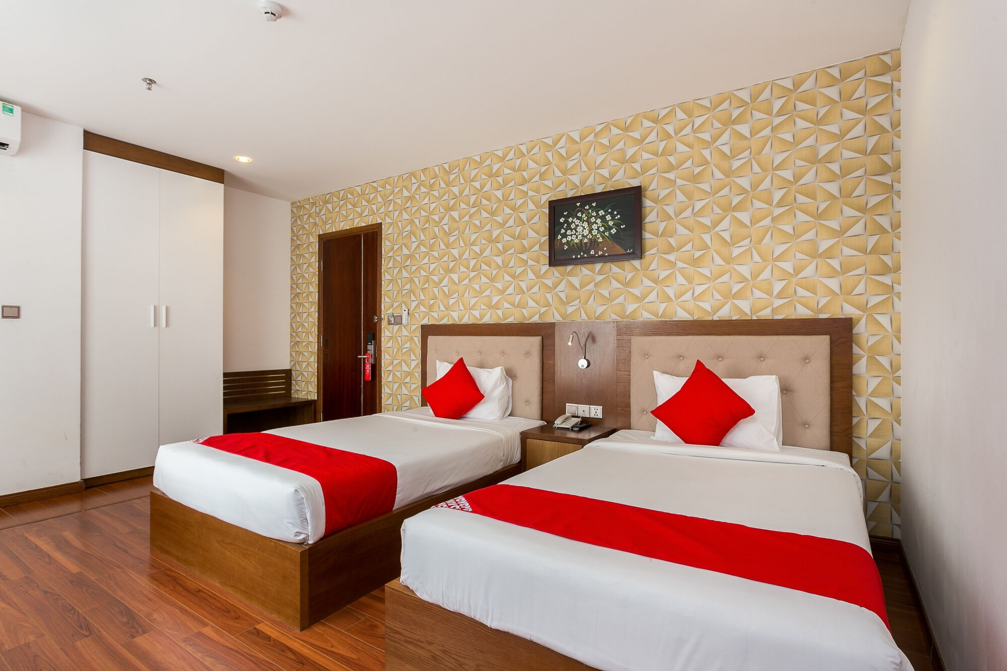 SUPERIOR, TWIN BEDS