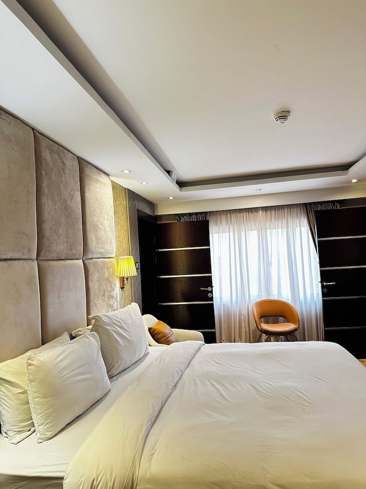 GOLDEN TULIP PORT HARCOURT 20/81