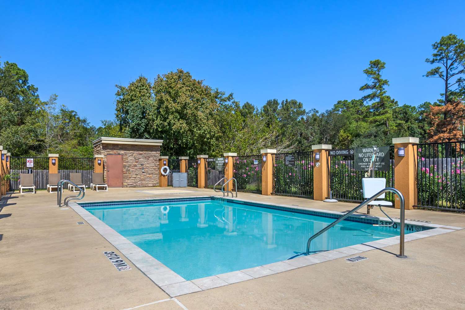 Comfort Suites Old Town Spring, TX 7/44