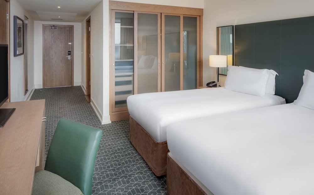 GUEST ROOM, TWIN BEDS