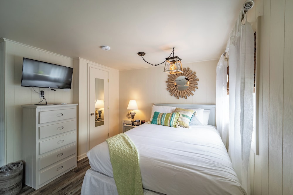 Ocean Glass Inn 13/50