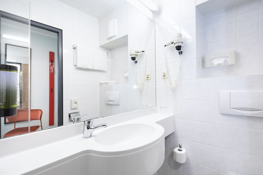 ACHAT Hotel Monheim am Rhein 75/77