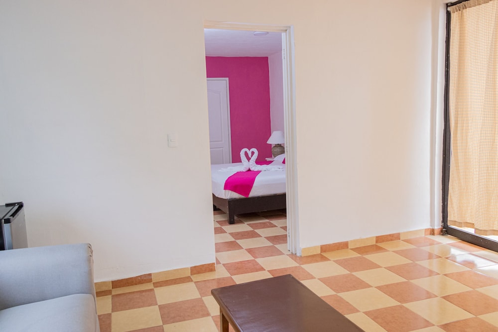 OYO Hotel Marias Aeropuerto Internacional de Chetumal 10/61