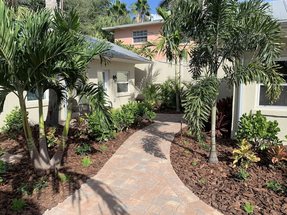 Twin Palms at Siesta 33/50