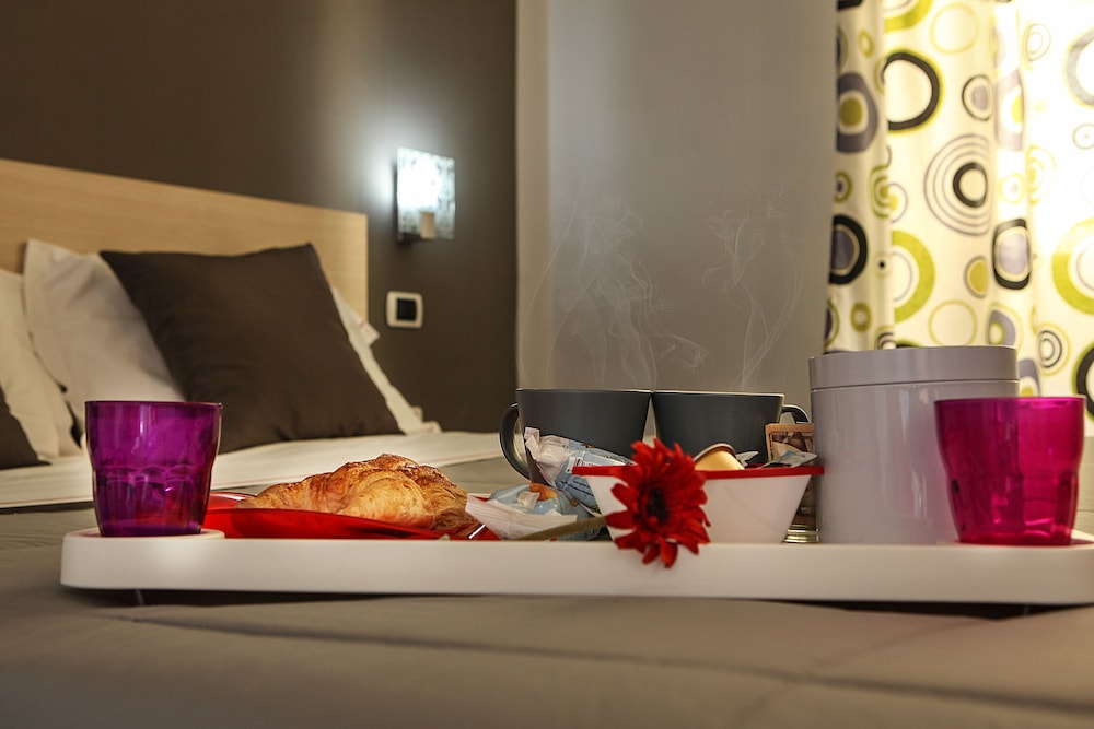H Rooms Naples Boutique Hotel 4/50
