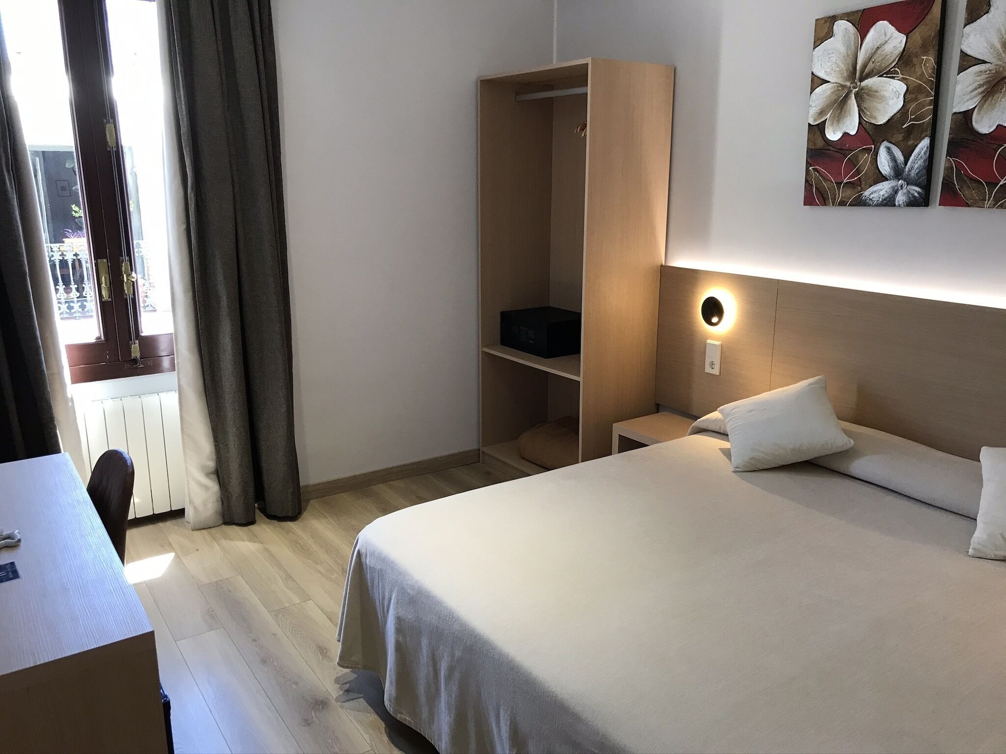SUPERIOR, DOUBLE BED