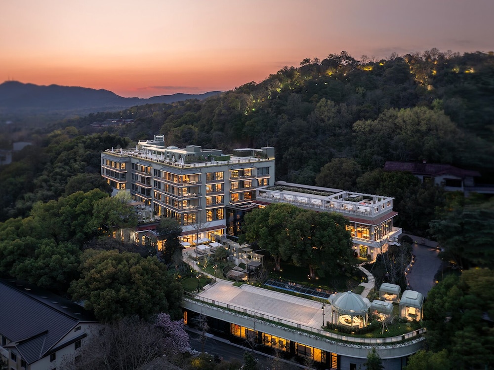 Shangri La Hangzhou in HANGZHOU