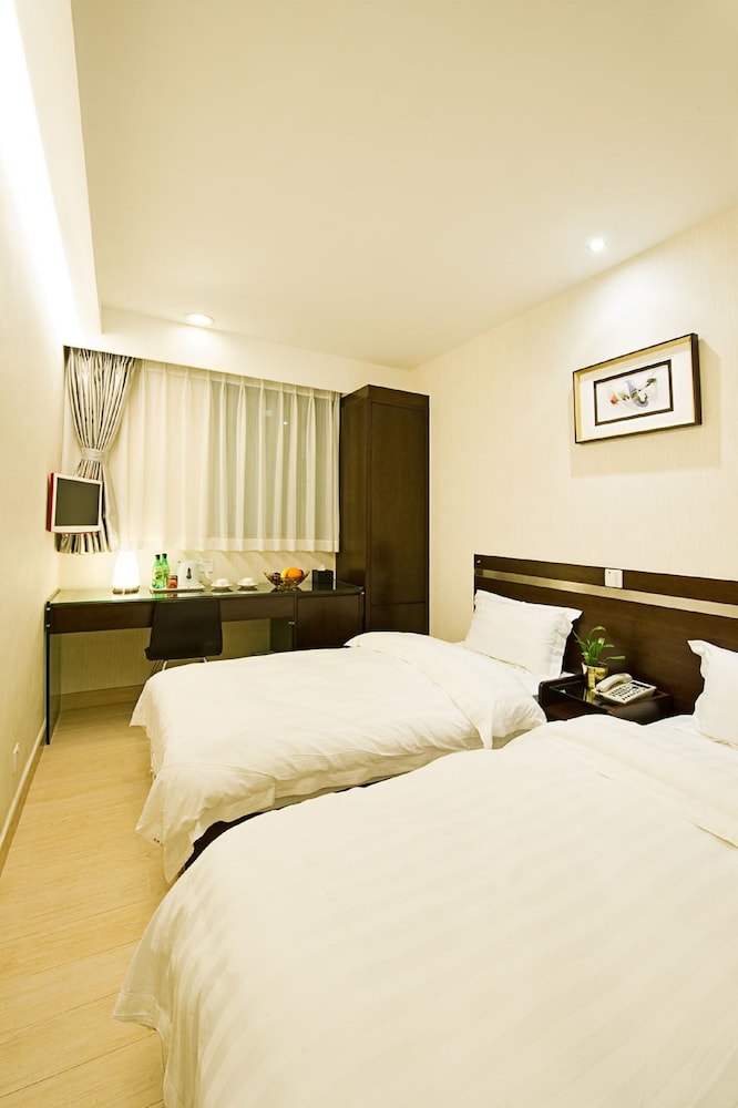 Pop Inn Mong Kok 7/28