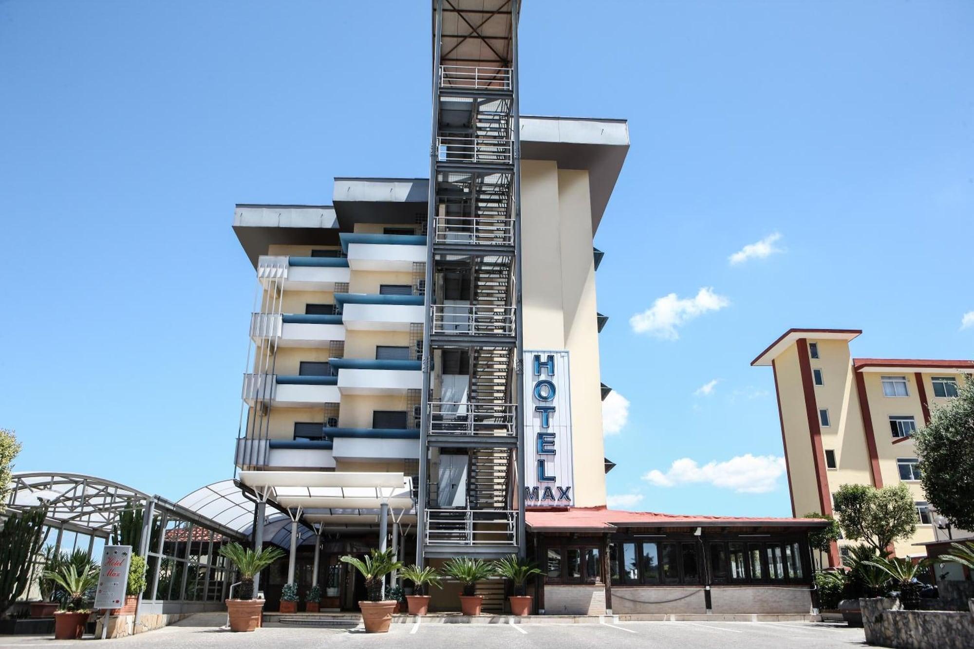 Hotel Max 2/50