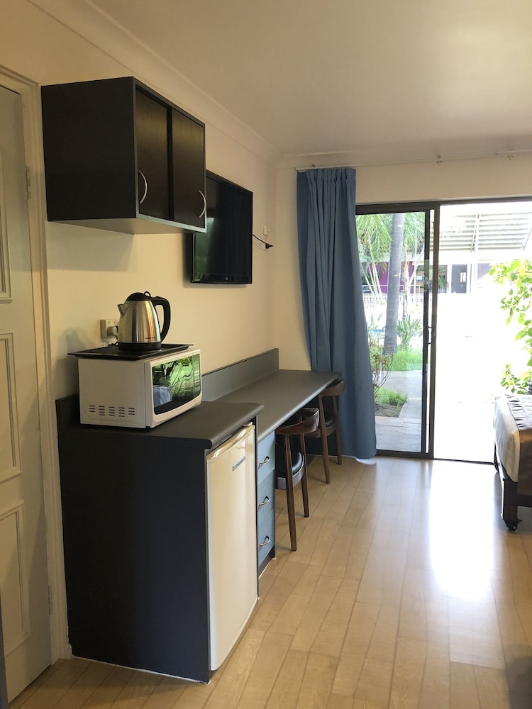 Oxley Motor Inn 23/43