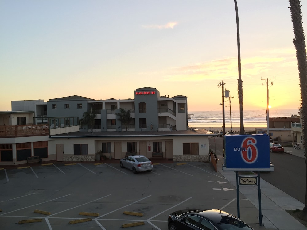 Motel6 Pismo Beach, CA - Pacific Ocean 3/52