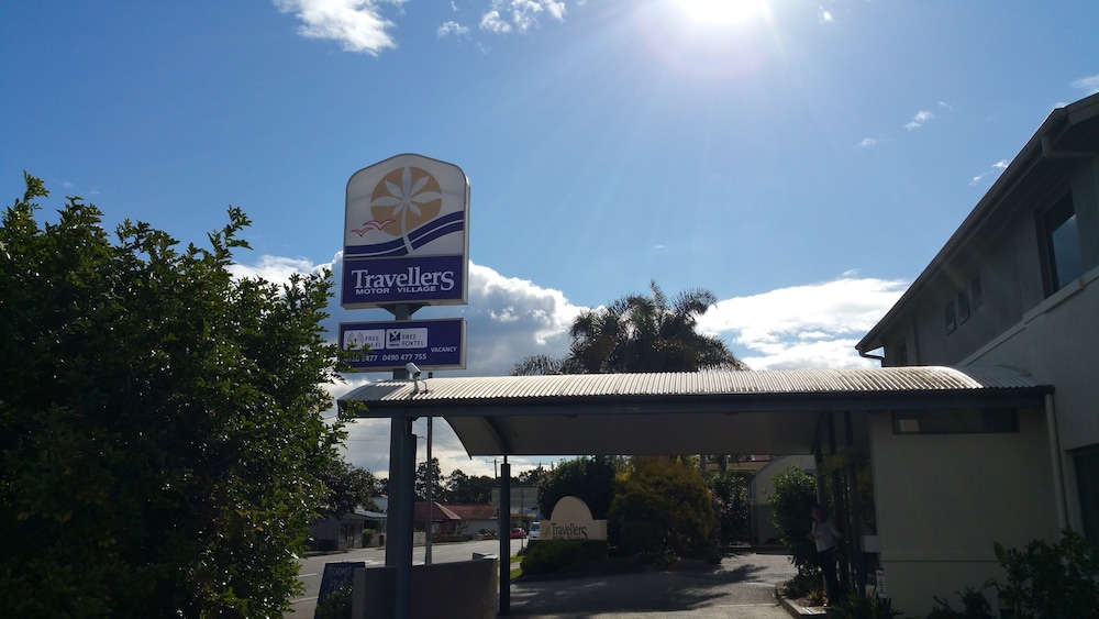 TRAVELLERS MOTOR VILLAGE 46/50