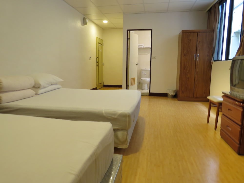 Chantai Hotel 8/44