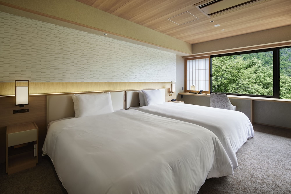 Hotel Hatsuhana 8/55