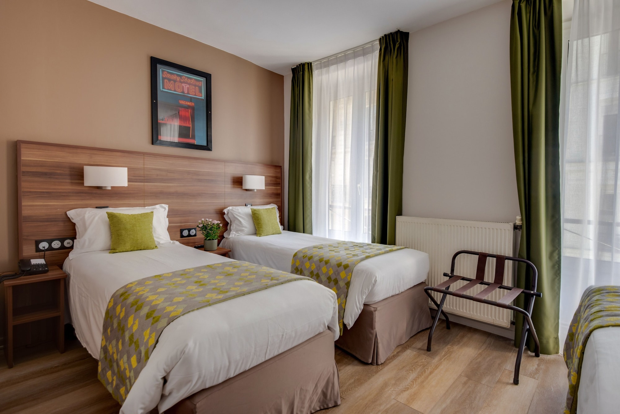 ROOM, TWIN BEDS