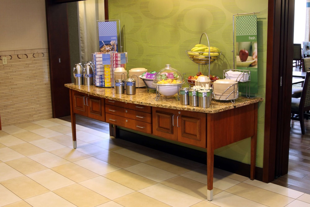 Hampton Inn Suites Paducah 49/55