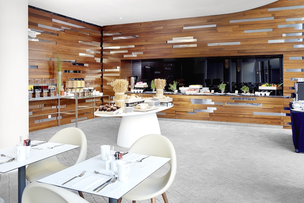 Doubletree By Hilton Wroclaw 62/77